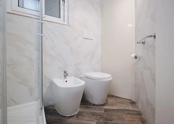 Casa Chicca Monti - Idromassaggio 900 M Colosseo Rom