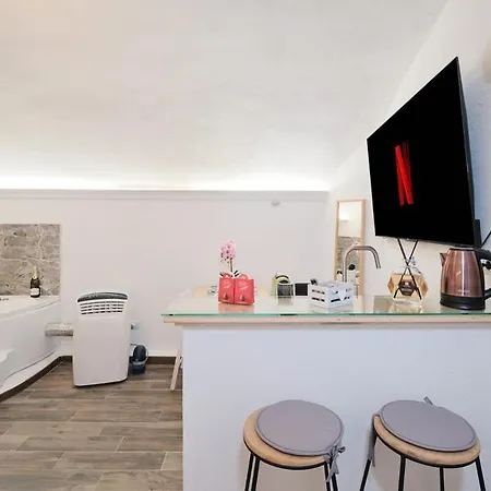 Casa Chicca Monti - Idromassaggio 900 M Colosseo Lägenhet