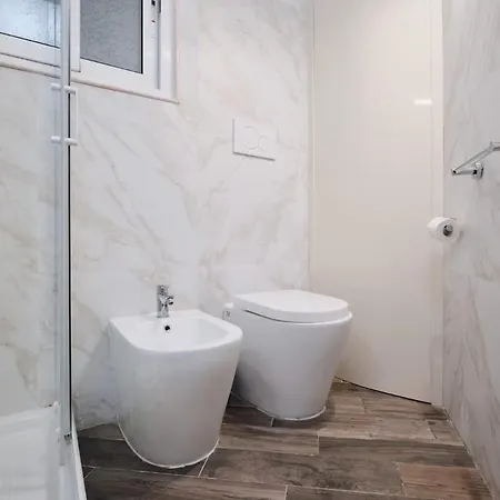 Casa Chicca Monti - Idromassaggio 900 M Colosseo Rom