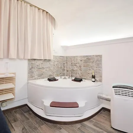 Appartement Casa Chicca Monti - Idromassaggio 900 M Colosseo *